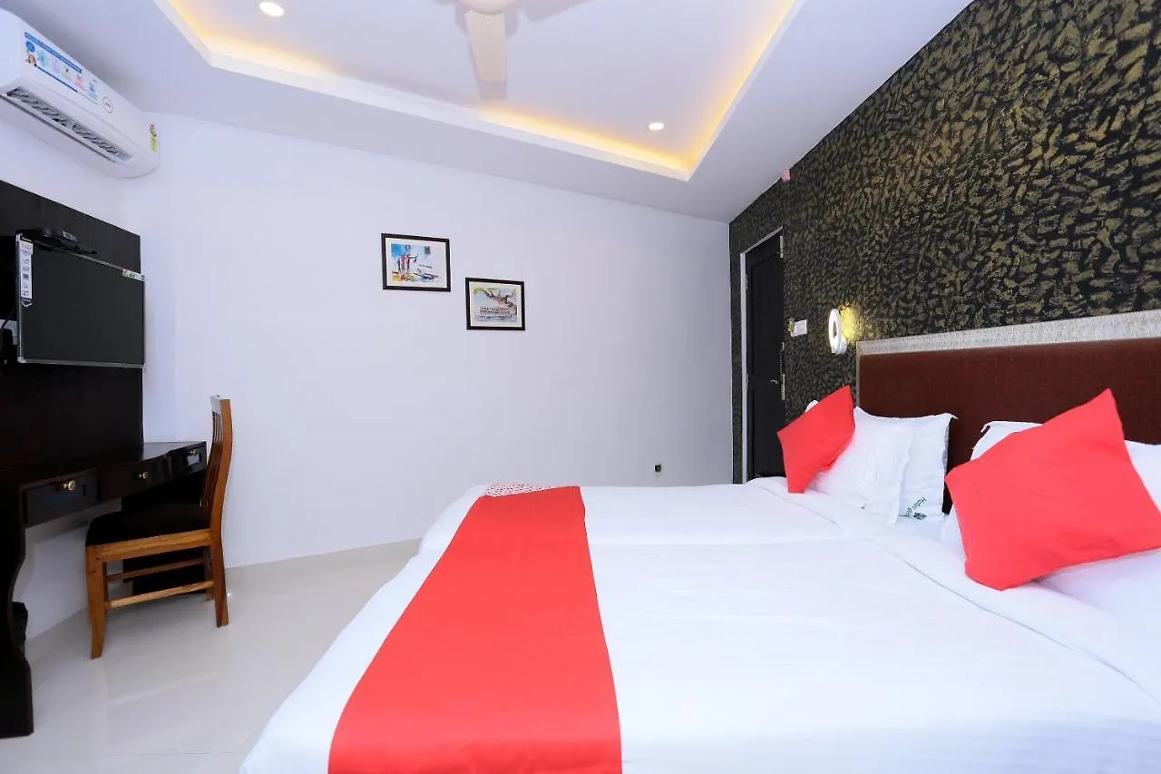 Capital O 61059 Green Life Hotel Kochi