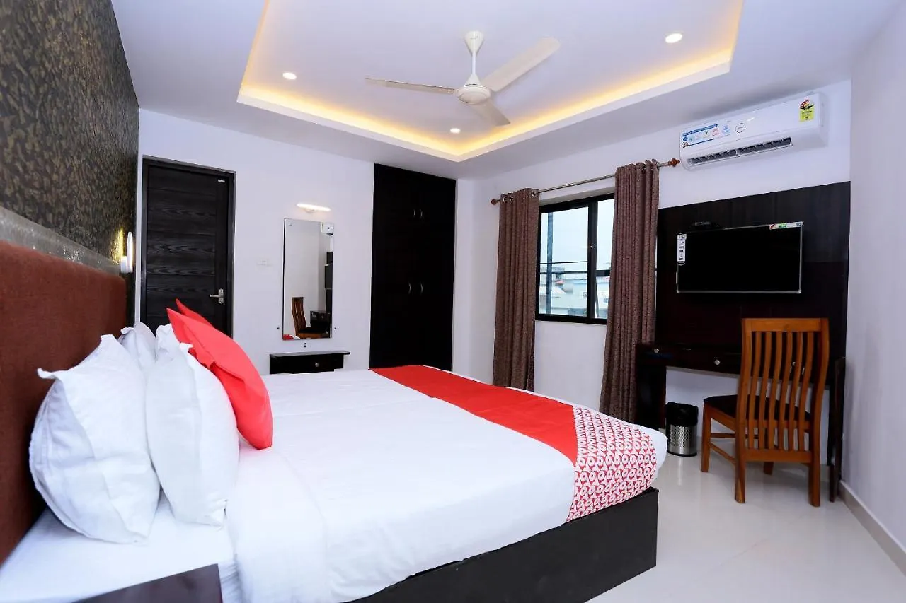 Capital O 61059 Green Life Hotel Kochi